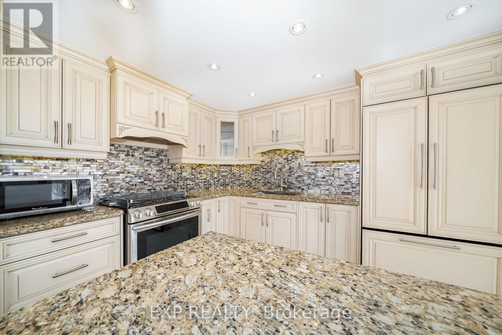 404 - 30 Harding Boulevard W, Richmond Hill, Ontario  L4C 9M3 - Photo 18 - N13618336