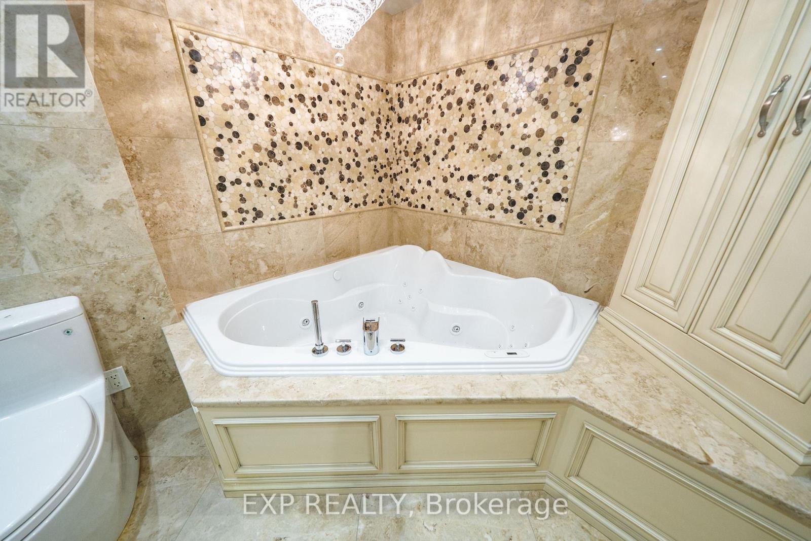 404 - 30 Harding Boulevard W, Richmond Hill, Ontario  L4C 9M3 - Photo 20 - N13618336
