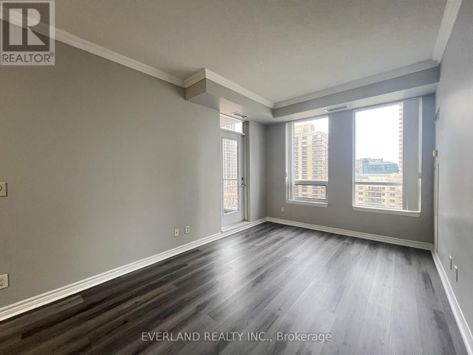 901 - 388 Prince Of Wales Drive, Mississauga, Ontario  L5B 0A1 - Photo 2 - W13618314