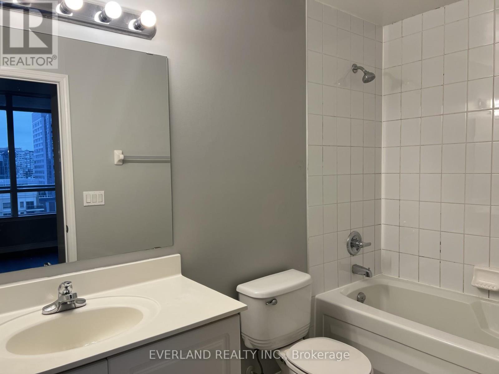 901 - 388 Prince Of Wales Drive, Mississauga, Ontario  L5B 0A1 - Photo 7 - W13618314