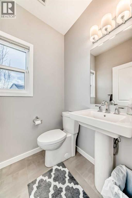 151 Sundown Way, Cochrane, Alberta  T4C 0H4 - Photo 17 - A2306727