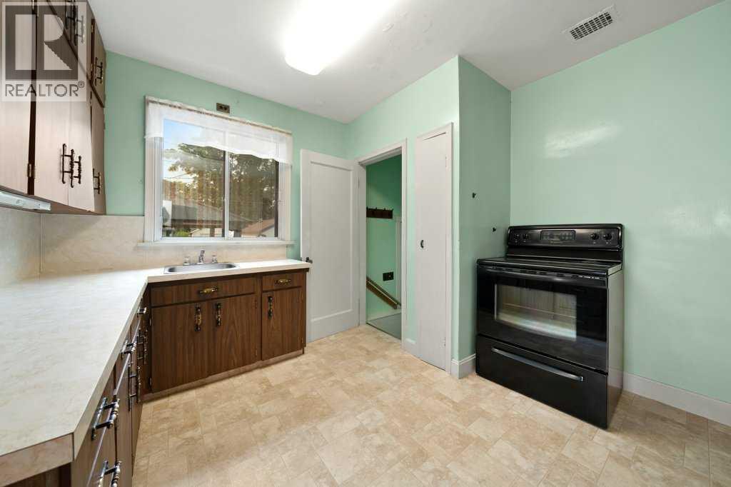 313 6 Street SE, Medicine Hat, Alberta  T1A 1H2 - Photo 11 - A2331774