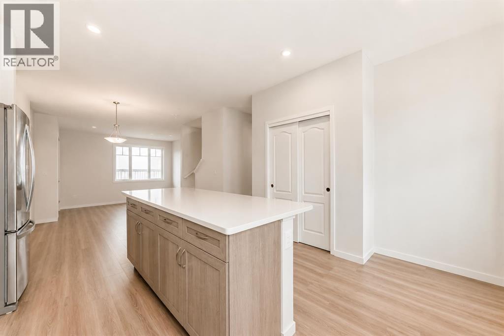 571 Seton Circle Se, Calgary, Alberta  T3M 3G8 - Photo 12 - A2319021