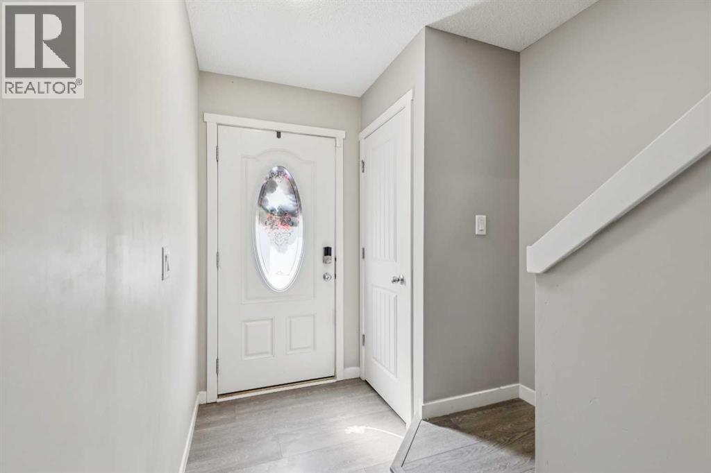 409 Copperpond Landing Se, Calgary, Alberta  T2Z 1G9 - Photo 2 - A2330177