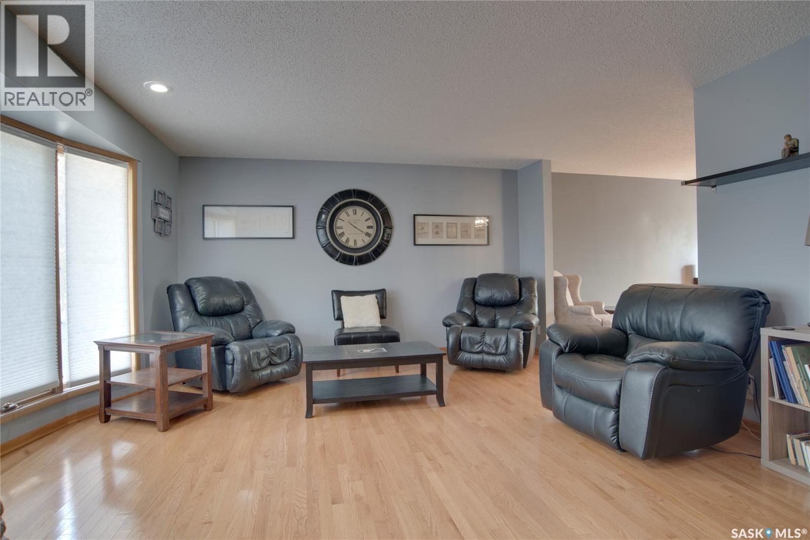 407 Chitek Crescent, Saskatoon, Saskatchewan  S7K 5C1 - Photo 4 - SK043991