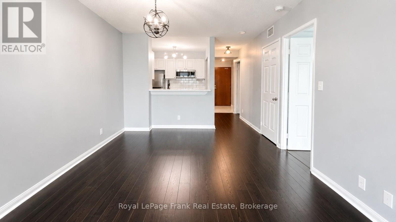 1002 - 1 Lee Centre Drive, Toronto, Ontario  M1H 3J2 - Photo 2 - E13618558