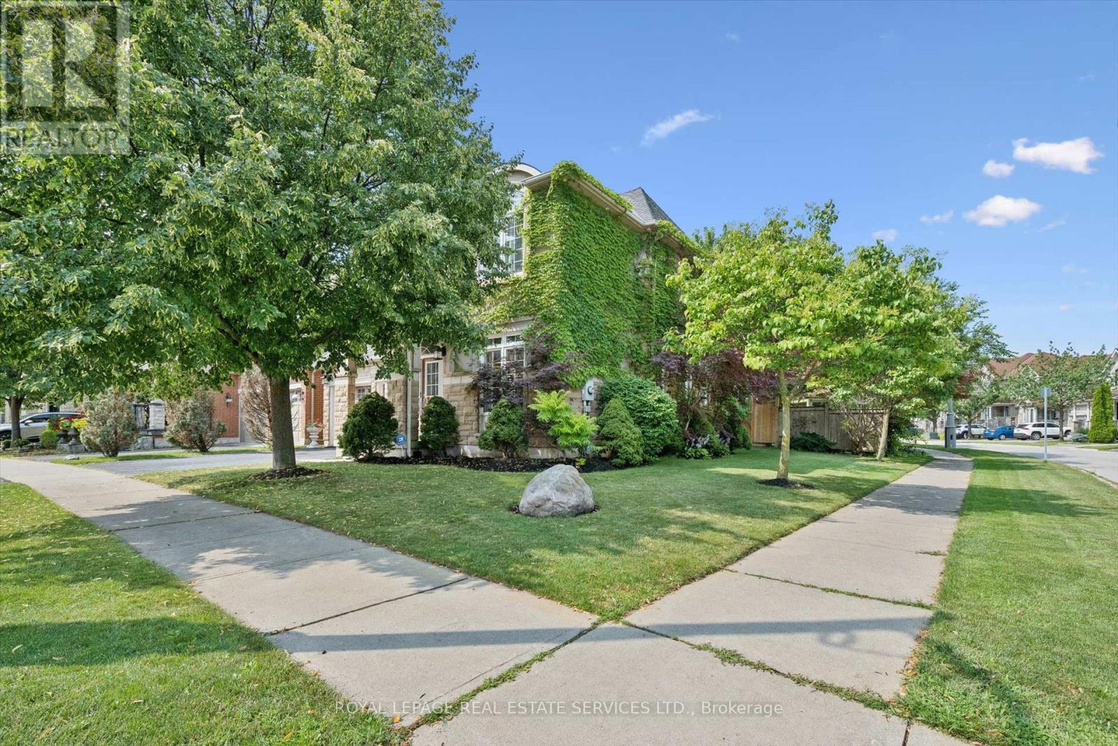 372 Creek Path Avenue, Oakville, Ontario  L6L 6X3 - Photo 2 - W13519506