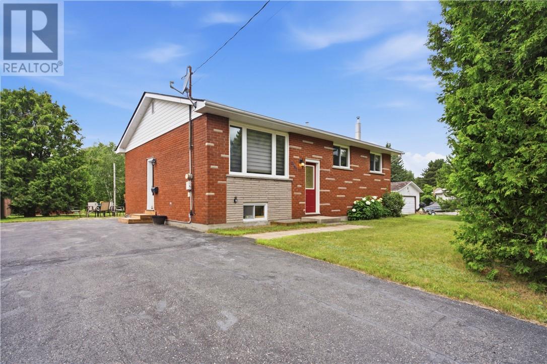 3197 Elm Street, Val Caron, Ontario  P3N 1G1 - Photo 1 - 2129523