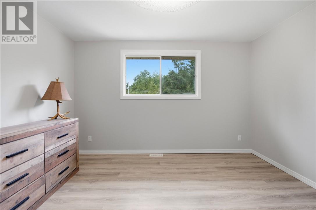 3197 Elm Street, Val Caron, Ontario  P3N 1G1 - Photo 11 - 2129523