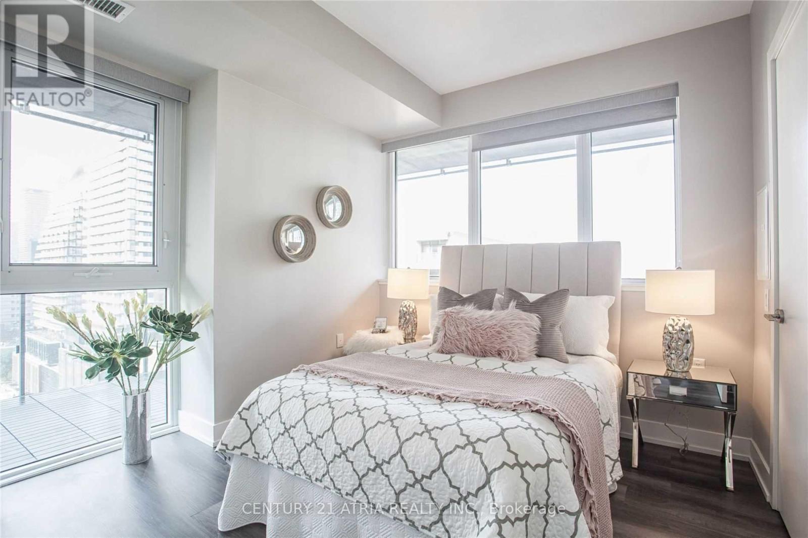 1805 - 7 Grenville Street, Toronto, Ontario  M4Y 1A1 - Photo 12 - C13618394