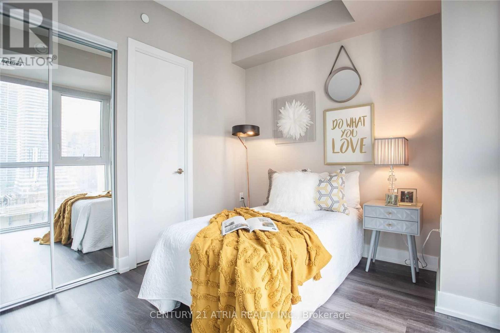 1805 - 7 Grenville Street, Toronto, Ontario  M4Y 1A1 - Photo 18 - C13618394