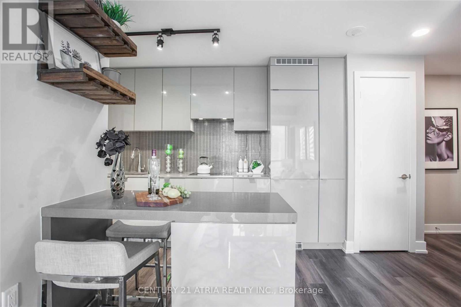 1805 - 7 Grenville Street, Toronto, Ontario  M4Y 1A1 - Photo 2 - C13618394