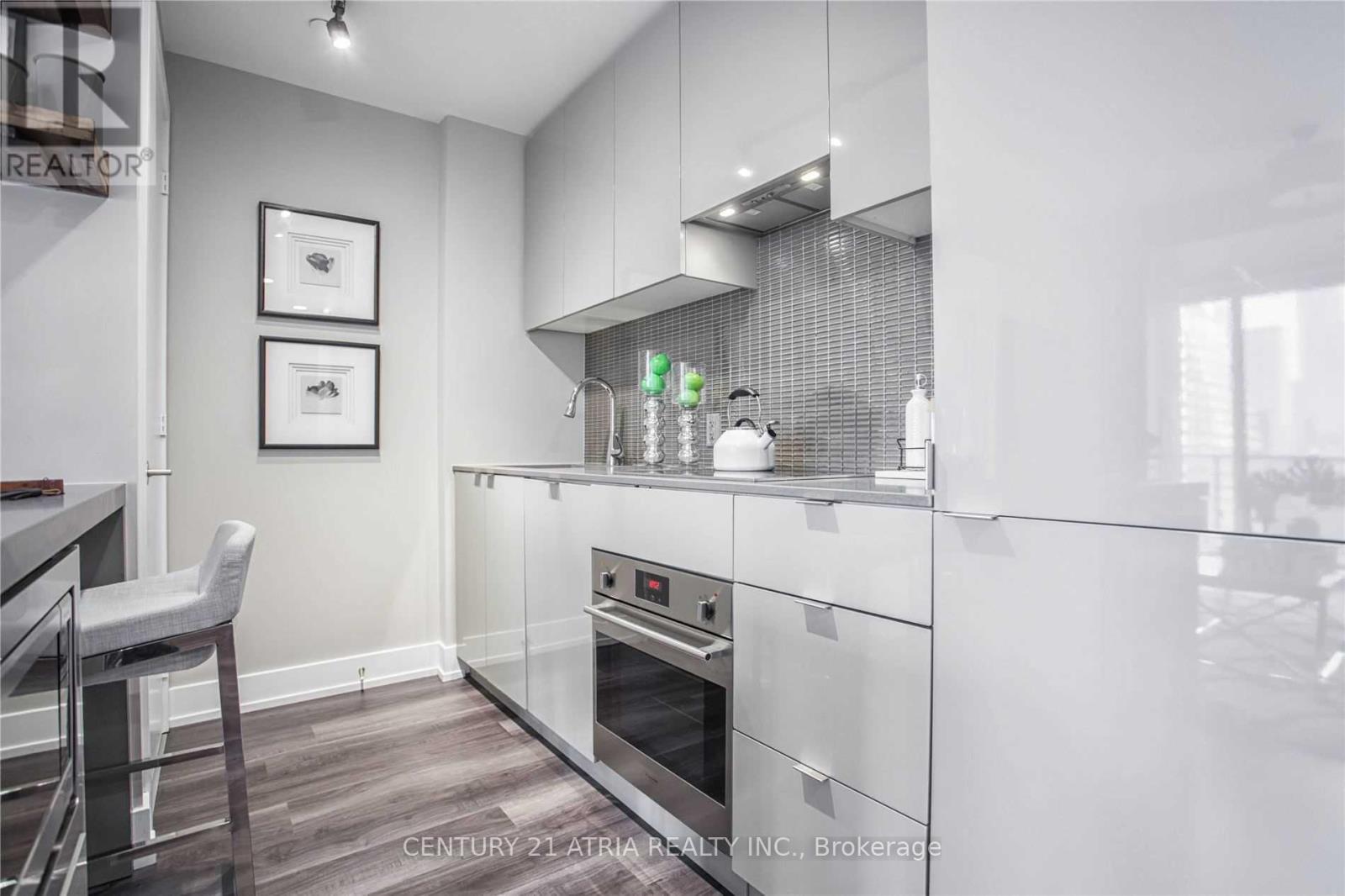 1805 - 7 Grenville Street, Toronto, Ontario  M4Y 1A1 - Photo 4 - C13618394