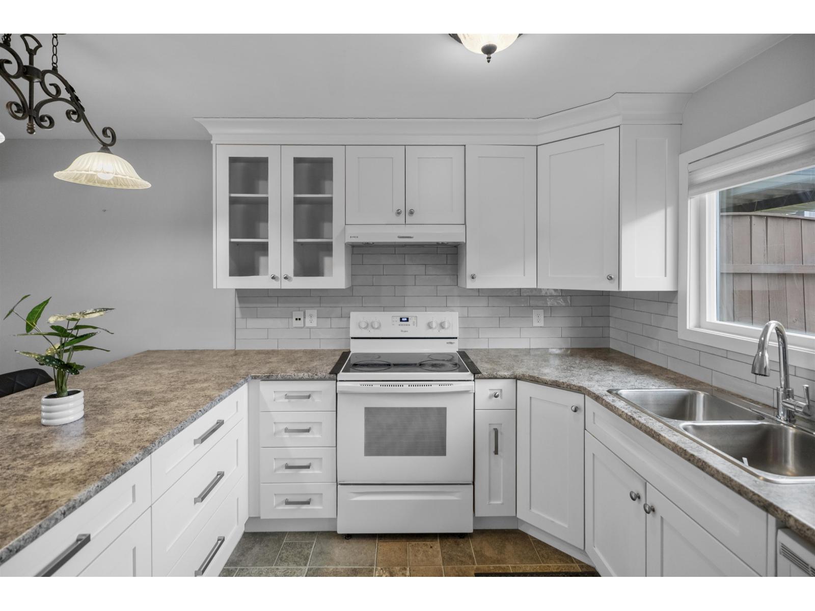 A 46538 Rolinde Crescent, Chilliwack Proper South, Chilliwack, British Columbia V2P 6X5 - Photo 3 - R3150392