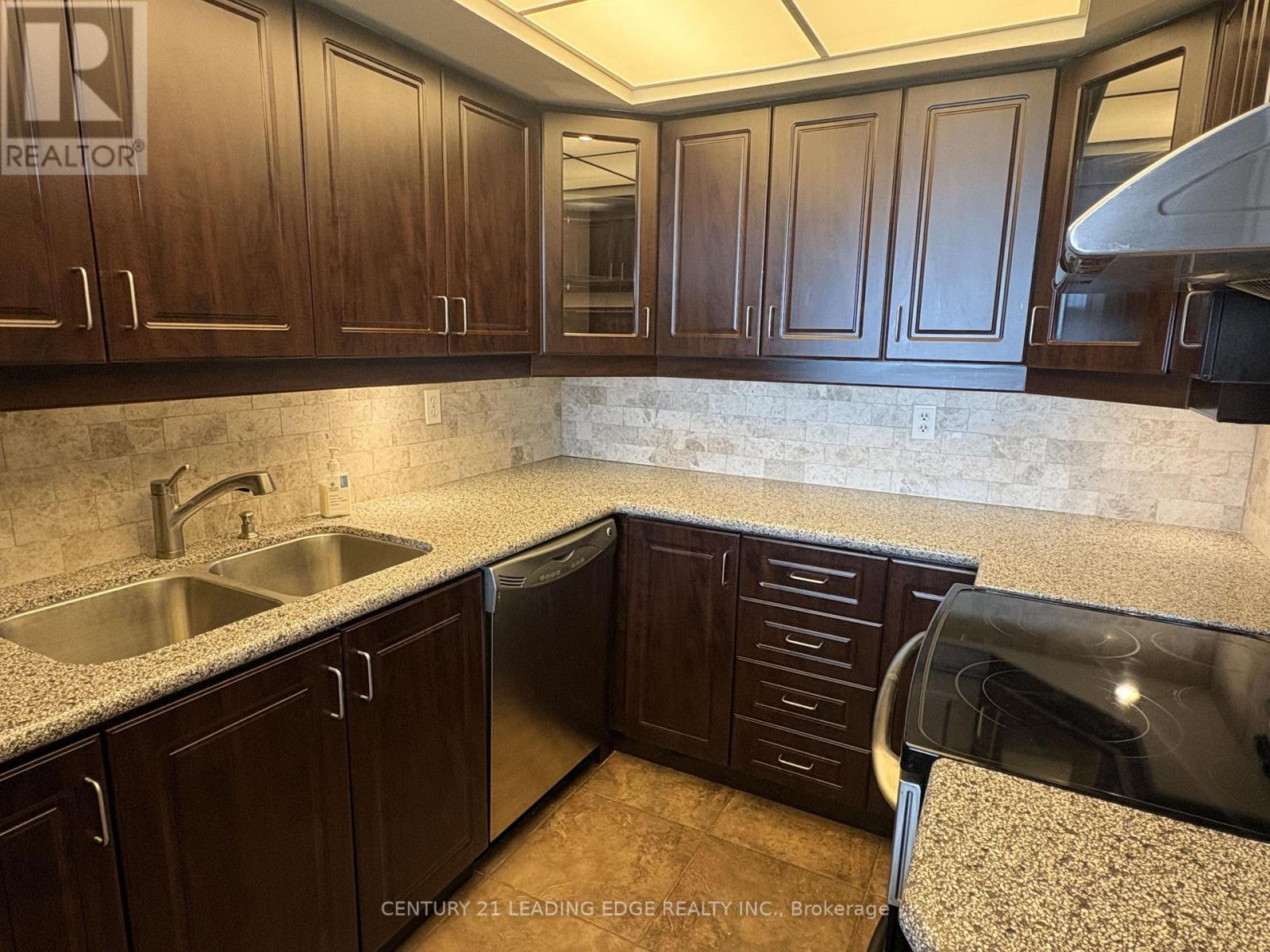 1915 - 121 Ling Road, Toronto, Ontario  M1E 4Y2 - Photo 4 - E13618384