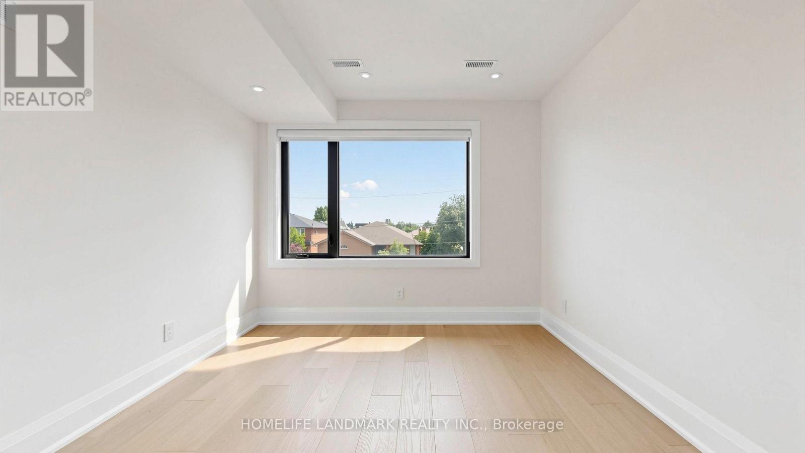 Unit B - 750 Glengrove Avenue W, Toronto, Ontario  M6B 2J6 - Photo 17 - W13618376