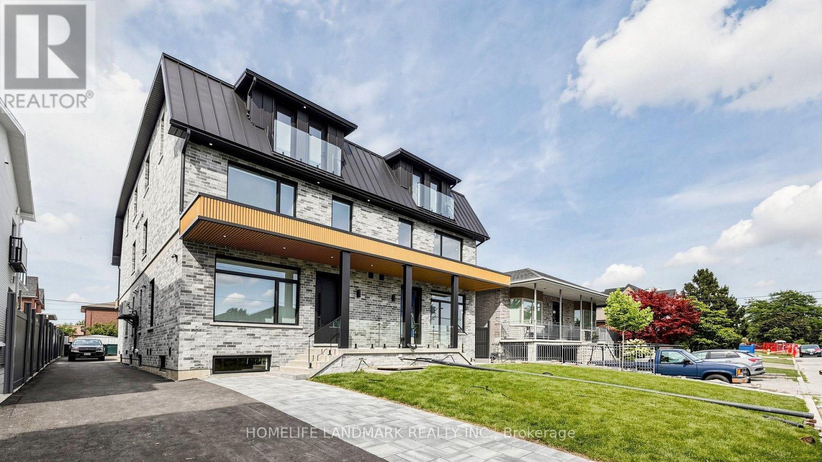 Unit B - 750 Glengrove Avenue W, Toronto, Ontario  M6B 2J6 - Photo 2 - W13618376