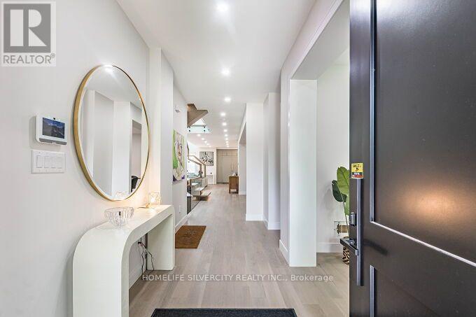 1078 Cherriebell Rd Road, Mississauga, Ontario  L5E 2R3 - Photo 5 - W13618472