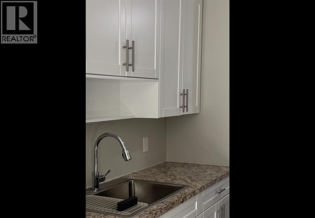 209, 75 Temple Boulevard W, Lethbridge, Alberta  T1K 5M2 - Photo 4 - A2328162