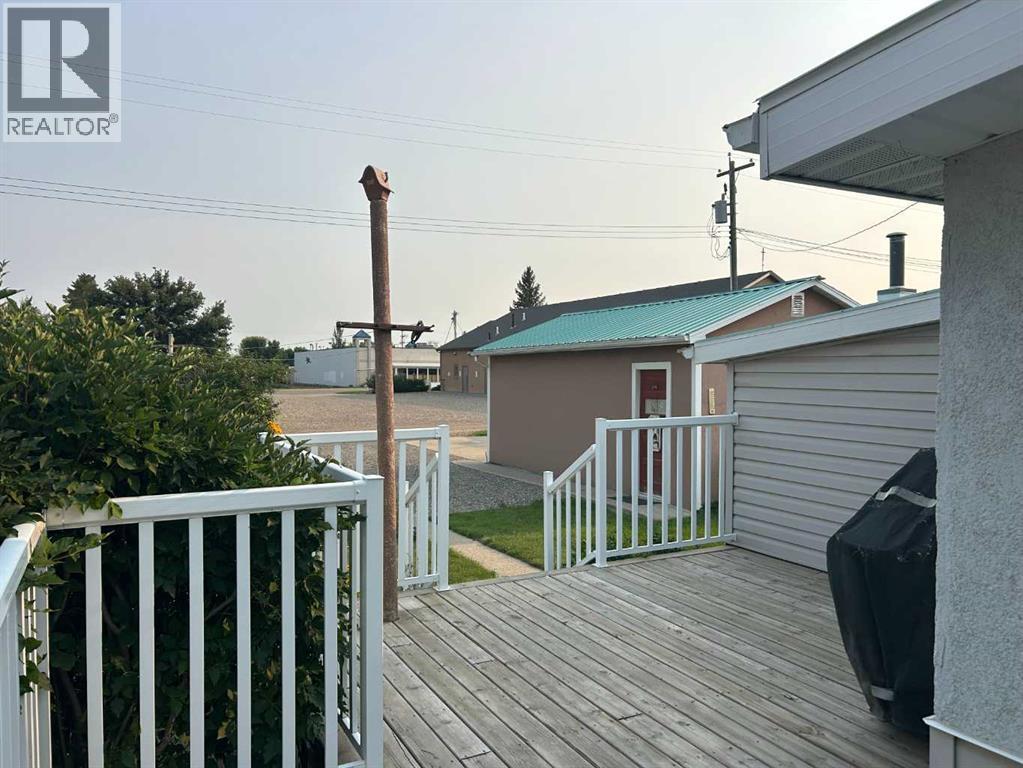 315 3 Avenue N, Vauxhall, Alberta  T0K 2K0 - Photo 3 - A2331674