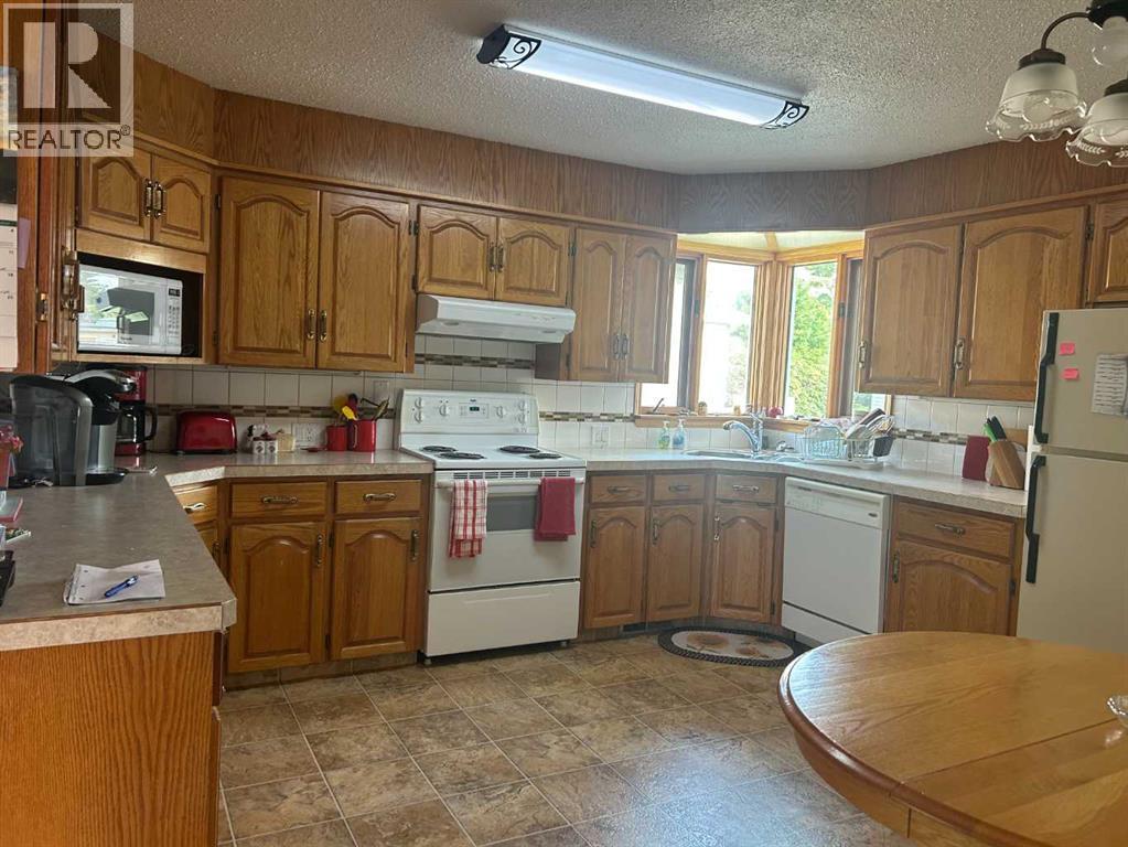 315 3 Avenue N, Vauxhall, Alberta  T0K 2K0 - Photo 9 - A2331674