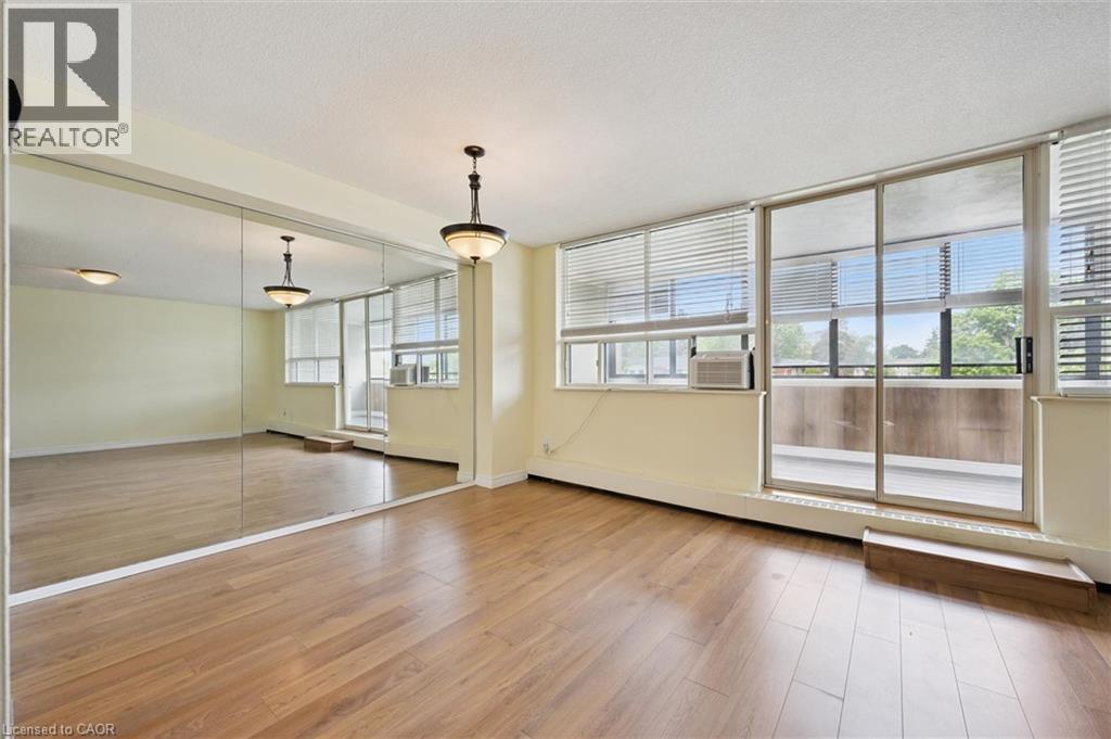 65 Westmount Road Unit# 211, Waterloo, Ontario  N2L 5G6 - Photo 14 - 40838098