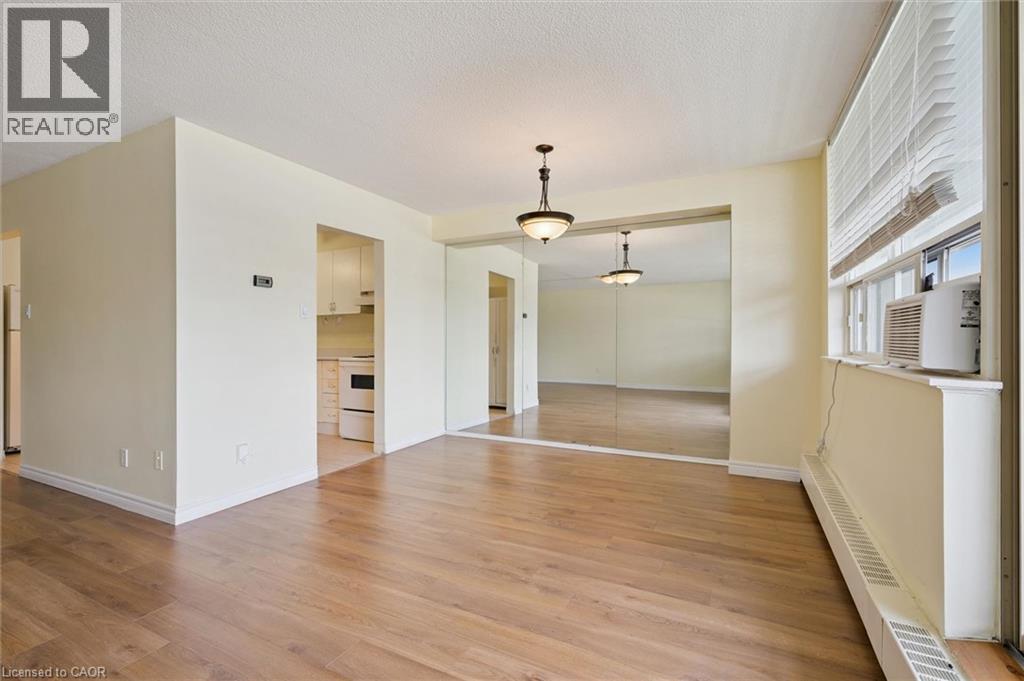 65 Westmount Road Unit# 211, Waterloo, Ontario  N2L 5G6 - Photo 11 - 40838098