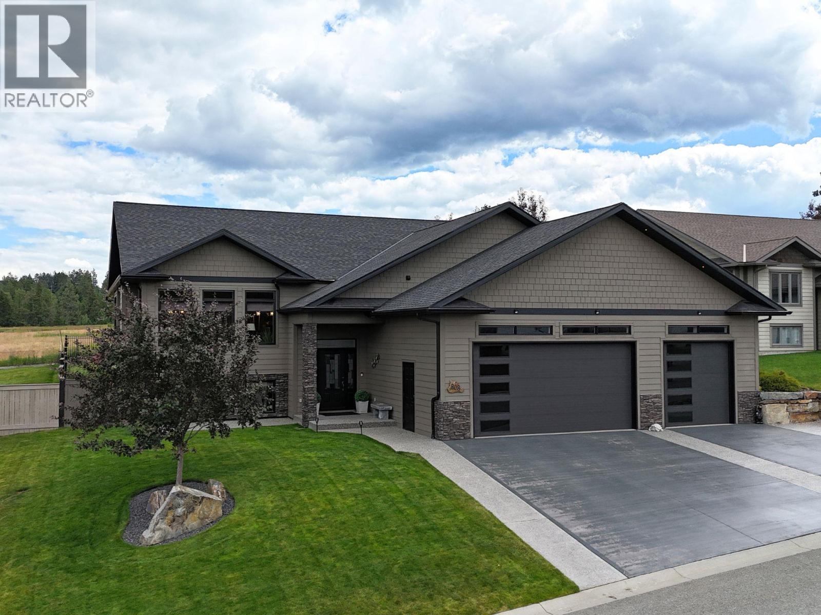 808 22nd Avenue S, Cranbrook, British Columbia  V1C 6Y7 - Photo 1 - 10393587
