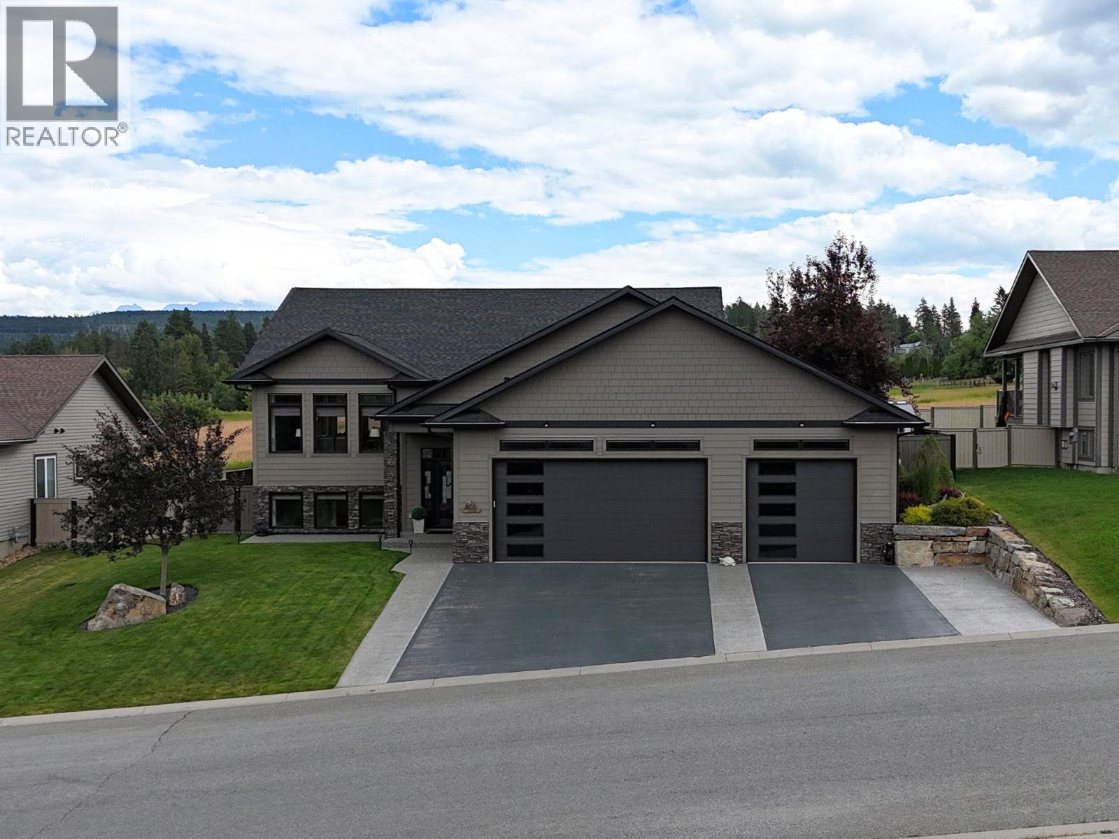 808 22nd Avenue S, Cranbrook, British Columbia  V1C 6Y7 - Photo 2 - 10393587