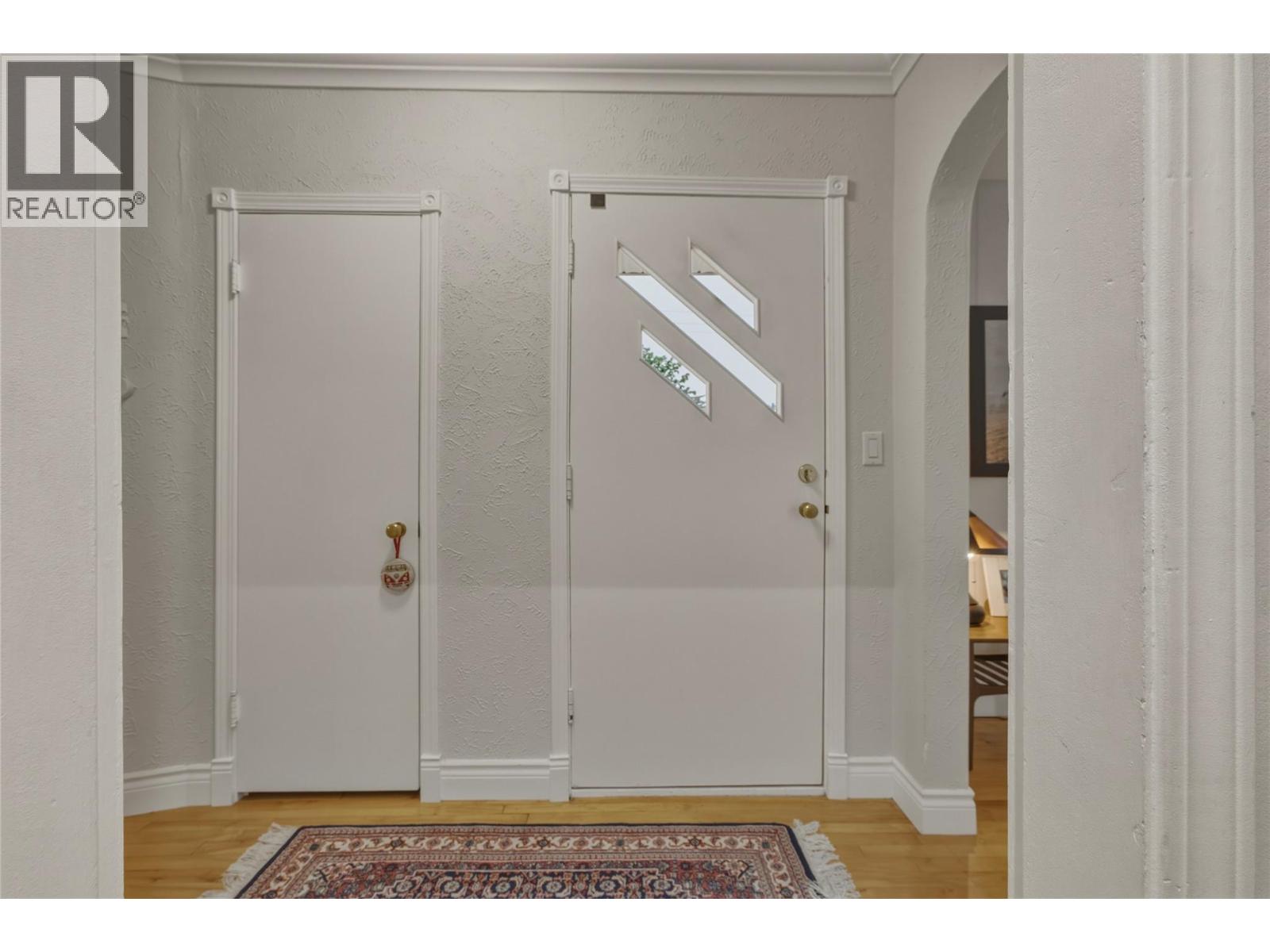 2903 17 Street, Vernon, British Columbia  V1T 3Y7 - Photo 2 - 10395882