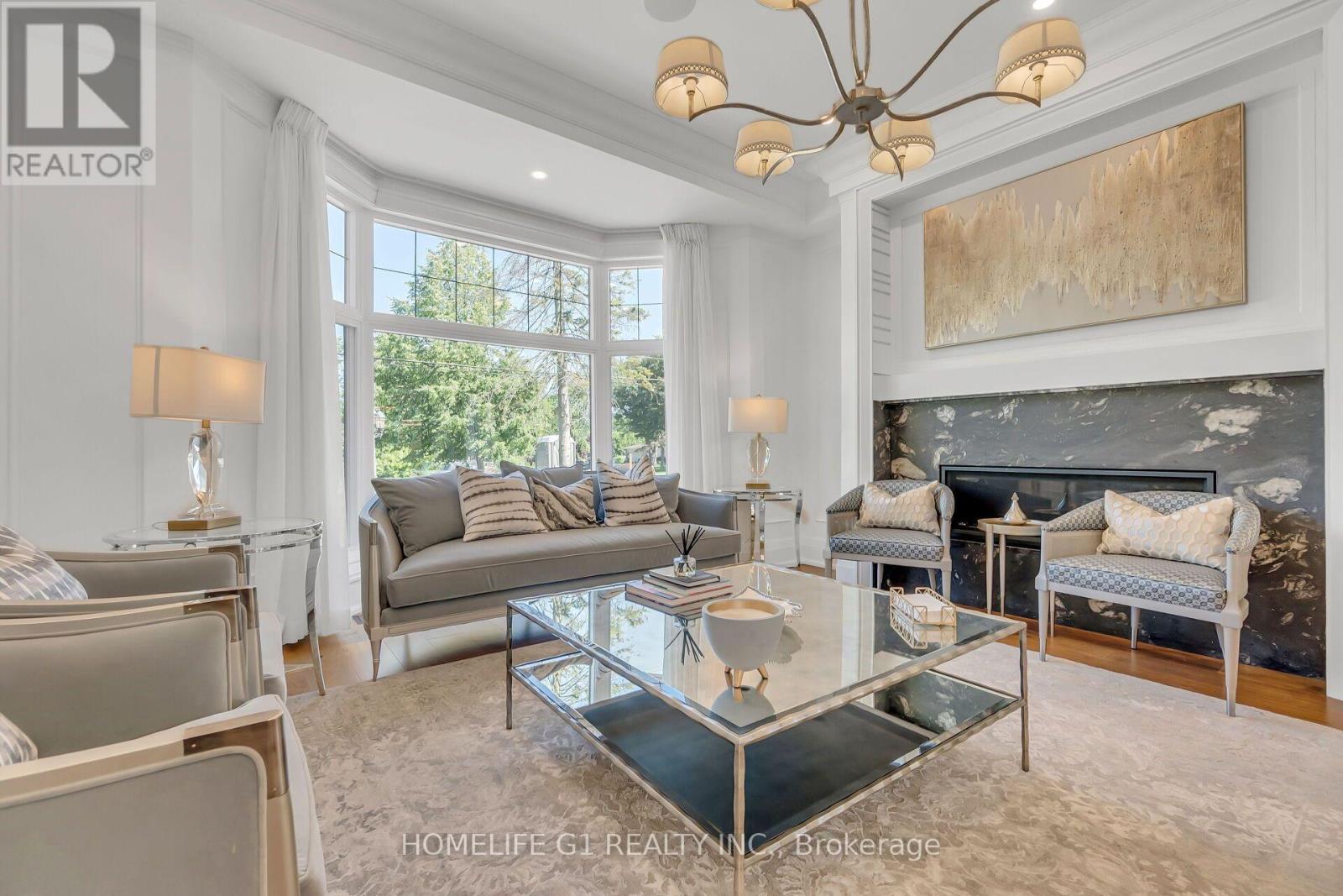 2115 Rebecca Street, Oakville, Ontario  L6L 2A4 - Photo 3 - W13618002