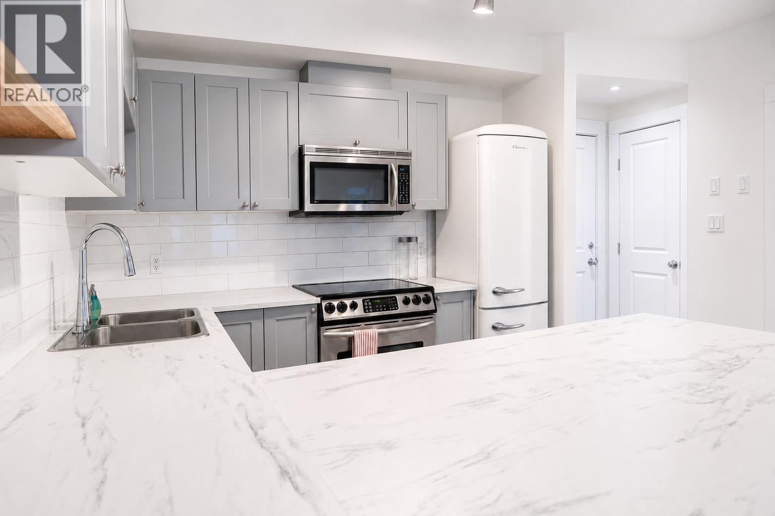 305 7330 Arbutus Street, Pemberton, British Columbia  V0N 2L1 - Photo 5 - R3120805