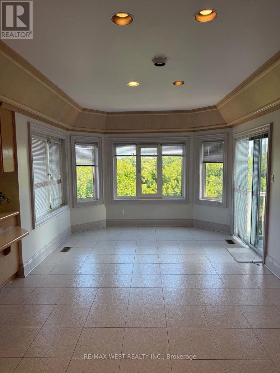 10 Norris Place, Toronto, Ontario  M9M 1K6 - Photo 11 - W13618636
