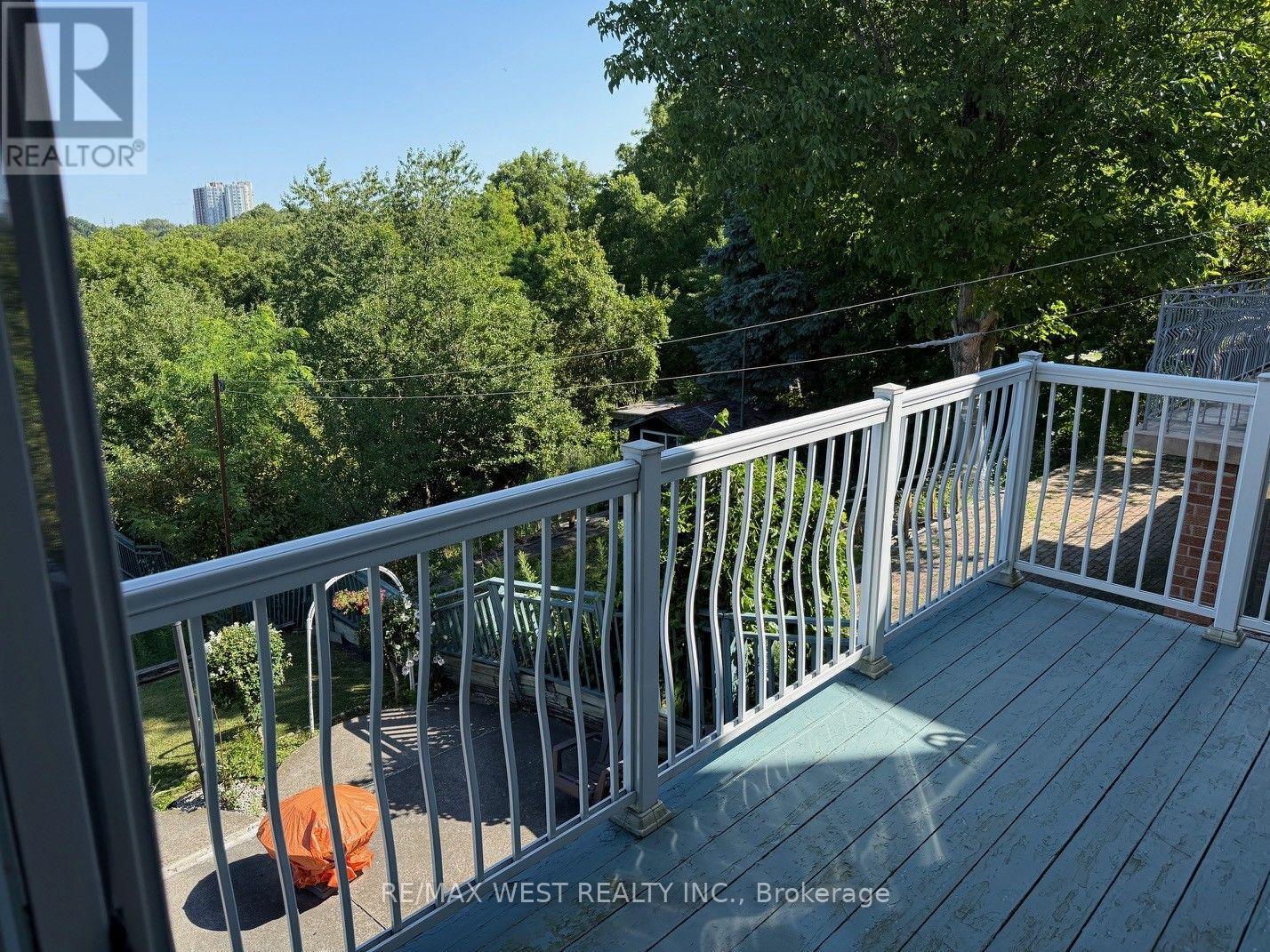 10 Norris Place, Toronto, Ontario  M9M 1K6 - Photo 14 - W13618636