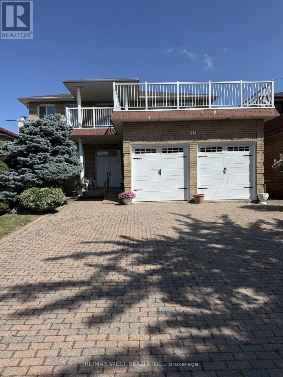 10 Norris Place, Toronto, Ontario  M9M 1K6 - Photo 2 - W13618636
