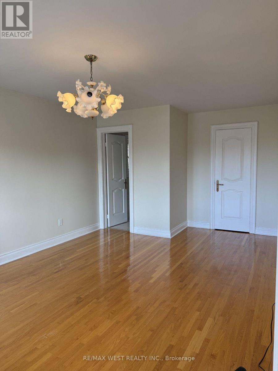 10 Norris Place, Toronto, Ontario  M9M 1K6 - Photo 20 - W13618636