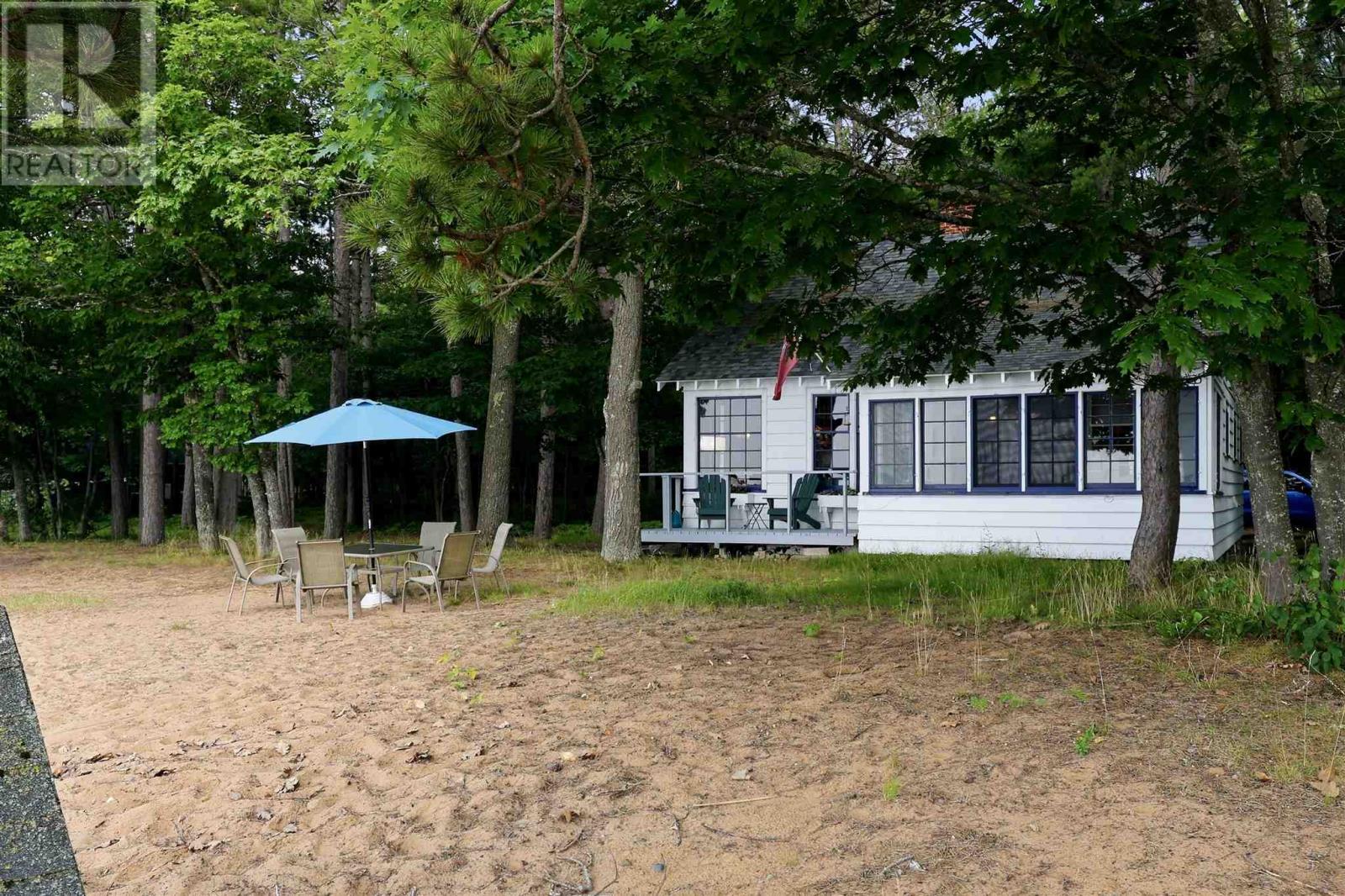 177 Pointe Des Chenes Cres, Sault Ste. Marie, Ontario  P6A 5K6 - Photo 43 - SM261965