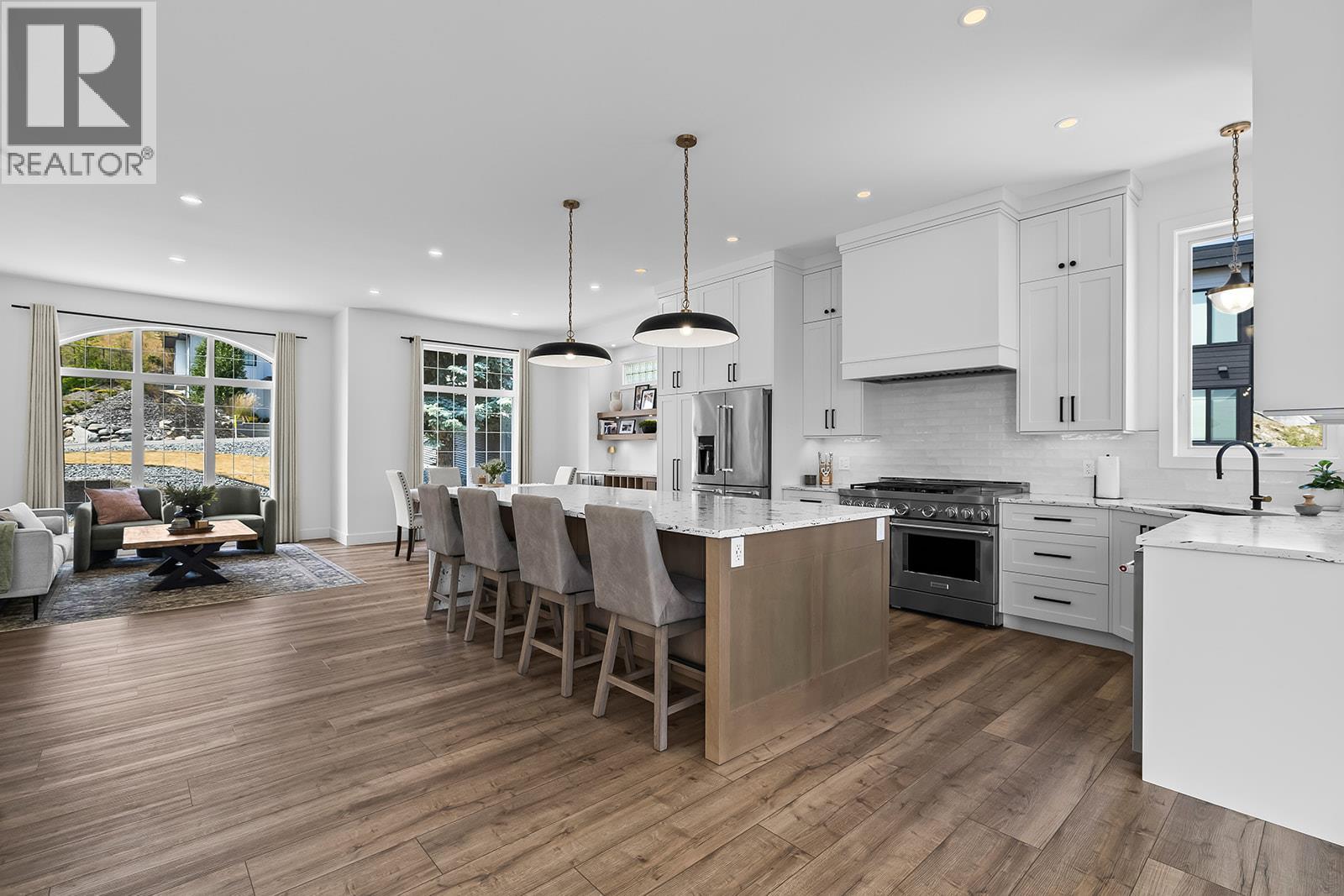 7134 Nakiska Drive, Vernon, British Columbia  V1B 3M5 - Photo 4 - 10395621