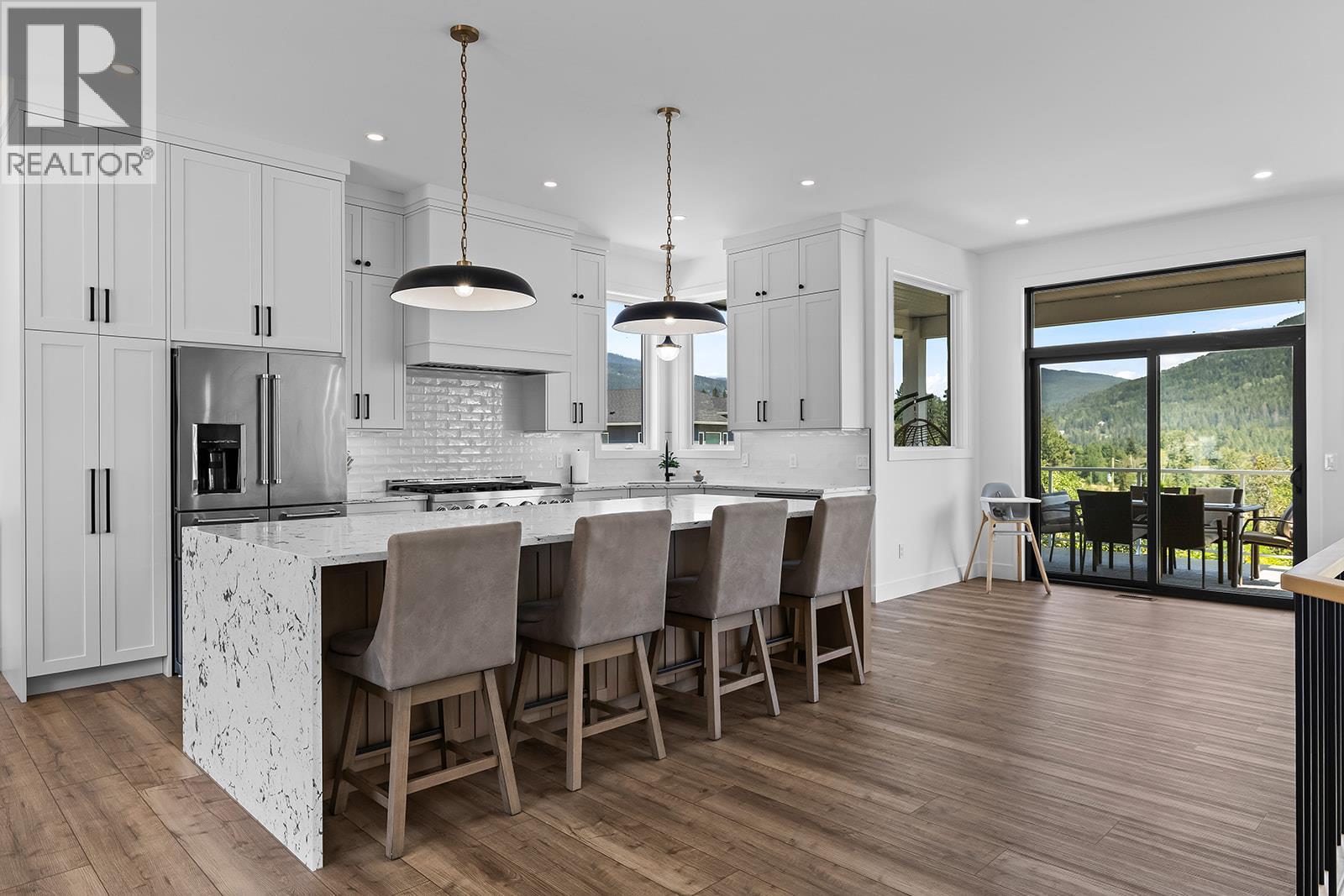 7134 Nakiska Drive, Vernon, British Columbia  V1B 3M5 - Photo 6 - 10395621