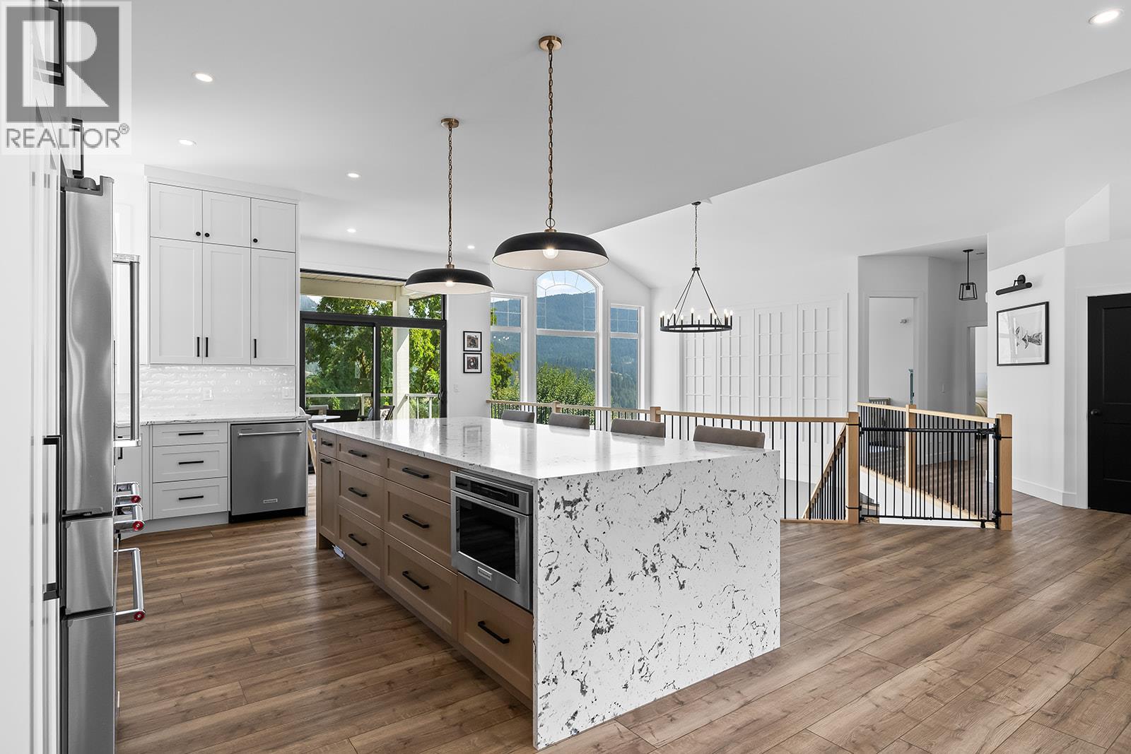 7134 Nakiska Drive, Vernon, British Columbia  V1B 3M5 - Photo 8 - 10395621