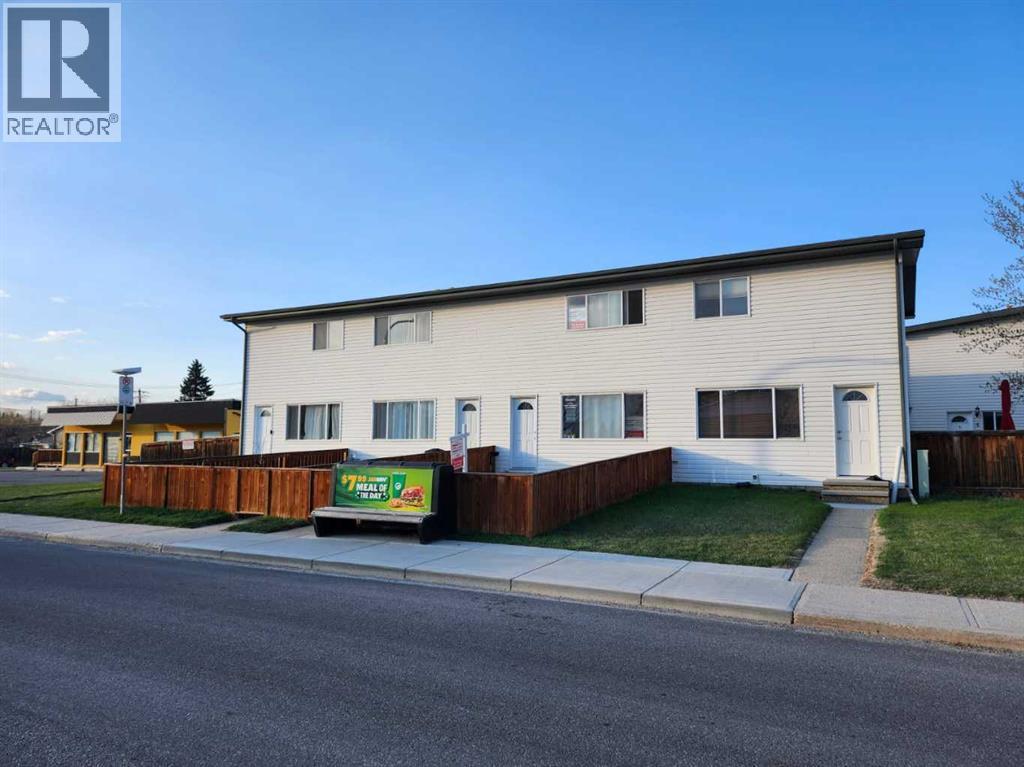 Unit 3, 1 Fir Street, Red Deer, Alberta  T4N 4Y1 - Photo 1 - A2302980