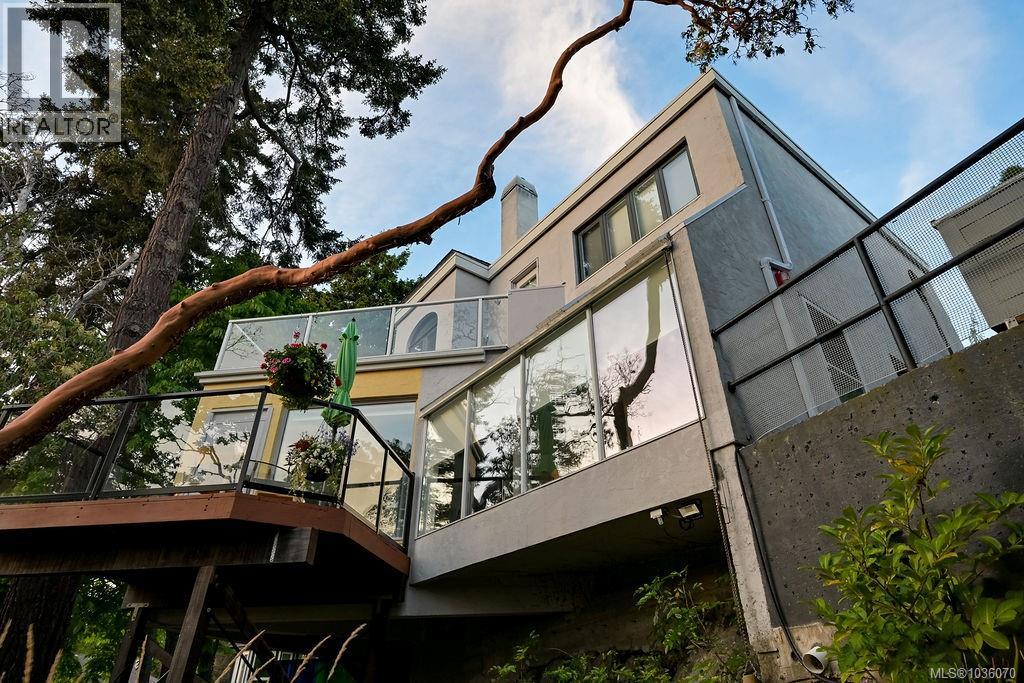 317 Bessborough Close, View Royal, British Columbia  V9B 3M3 - Photo 3 - 1036070