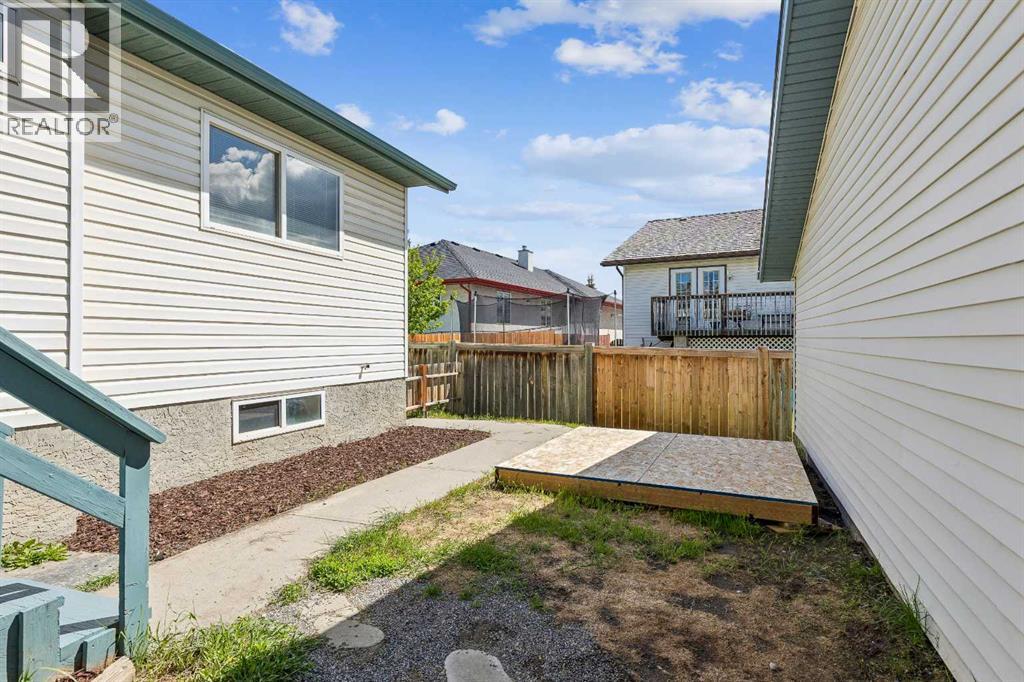121 Quigley Drive, Cochrane, Alberta  T4C 1R1 - Photo 36 - A2317758