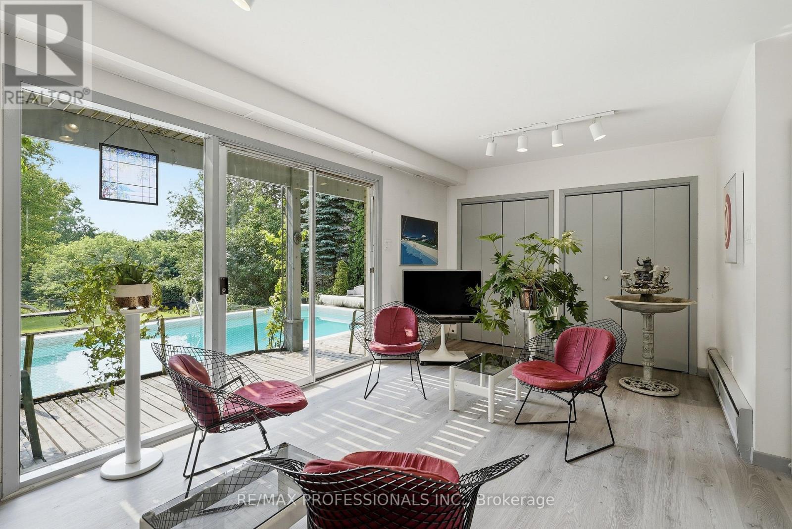 189 Edenbridge Drive, Toronto, Ontario  M9A 3G7 - Photo 15 - W13618726