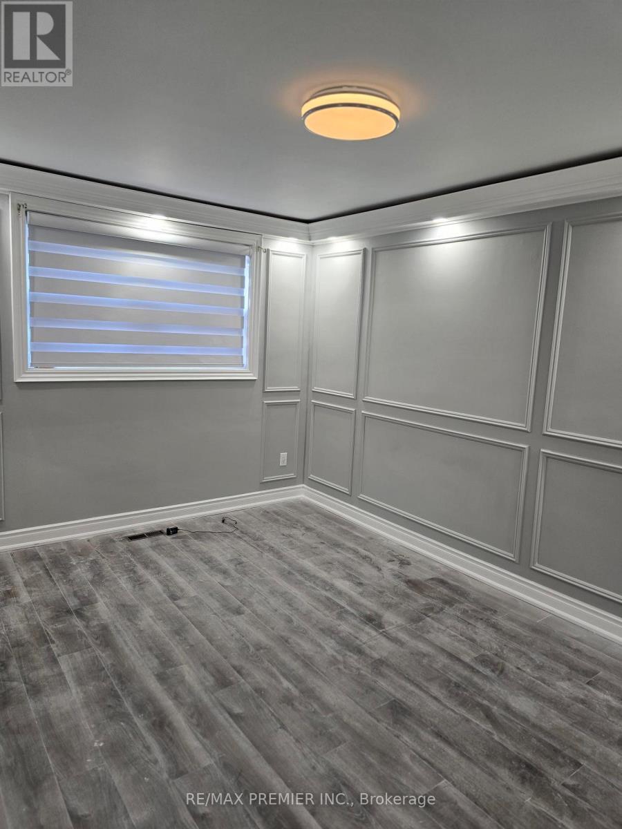 Main - 21 Elnathan Crescent, Toronto, Ontario  M9L 2G2 - Photo 12 - W13618814
