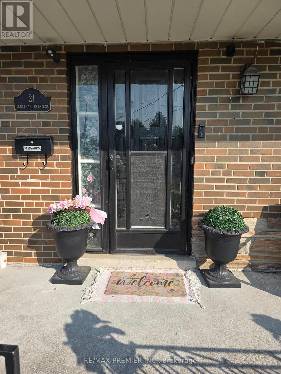 Main - 21 Elnathan Crescent, Toronto, Ontario  M9L 2G2 - Photo 2 - W13618814