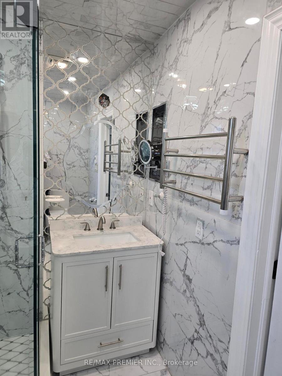 Main - 21 Elnathan Crescent, Toronto, Ontario  M9L 2G2 - Photo 20 - W13618814
