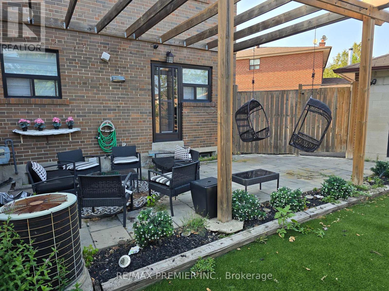 Main - 21 Elnathan Crescent, Toronto, Ontario  M9L 2G2 - Photo 23 - W13618814