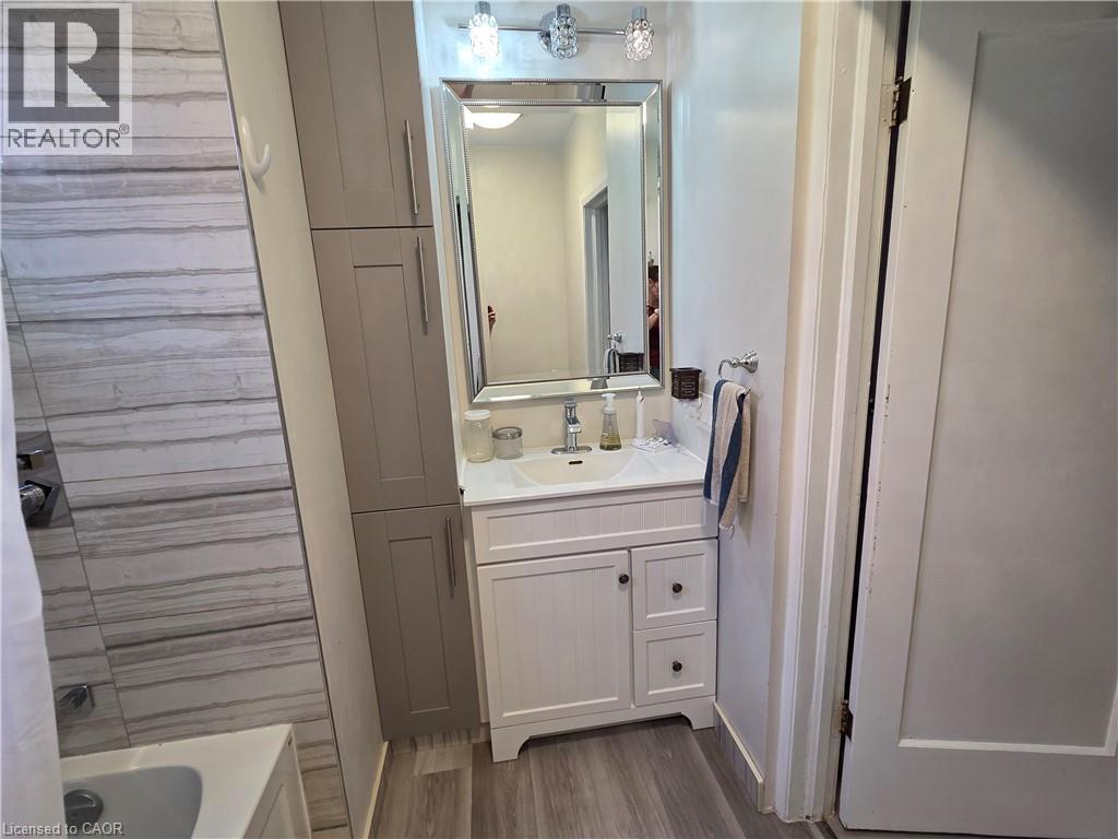 77 Paradise Road S, Hamilton, Ontario  L8S 1S3 - Photo 10 - 40848500