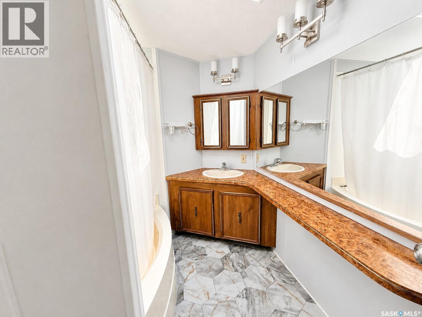 27 Prairie Sun Court, Swift Current, Saskatchewan  S9H 3X6 - Photo 7 - SK028273
